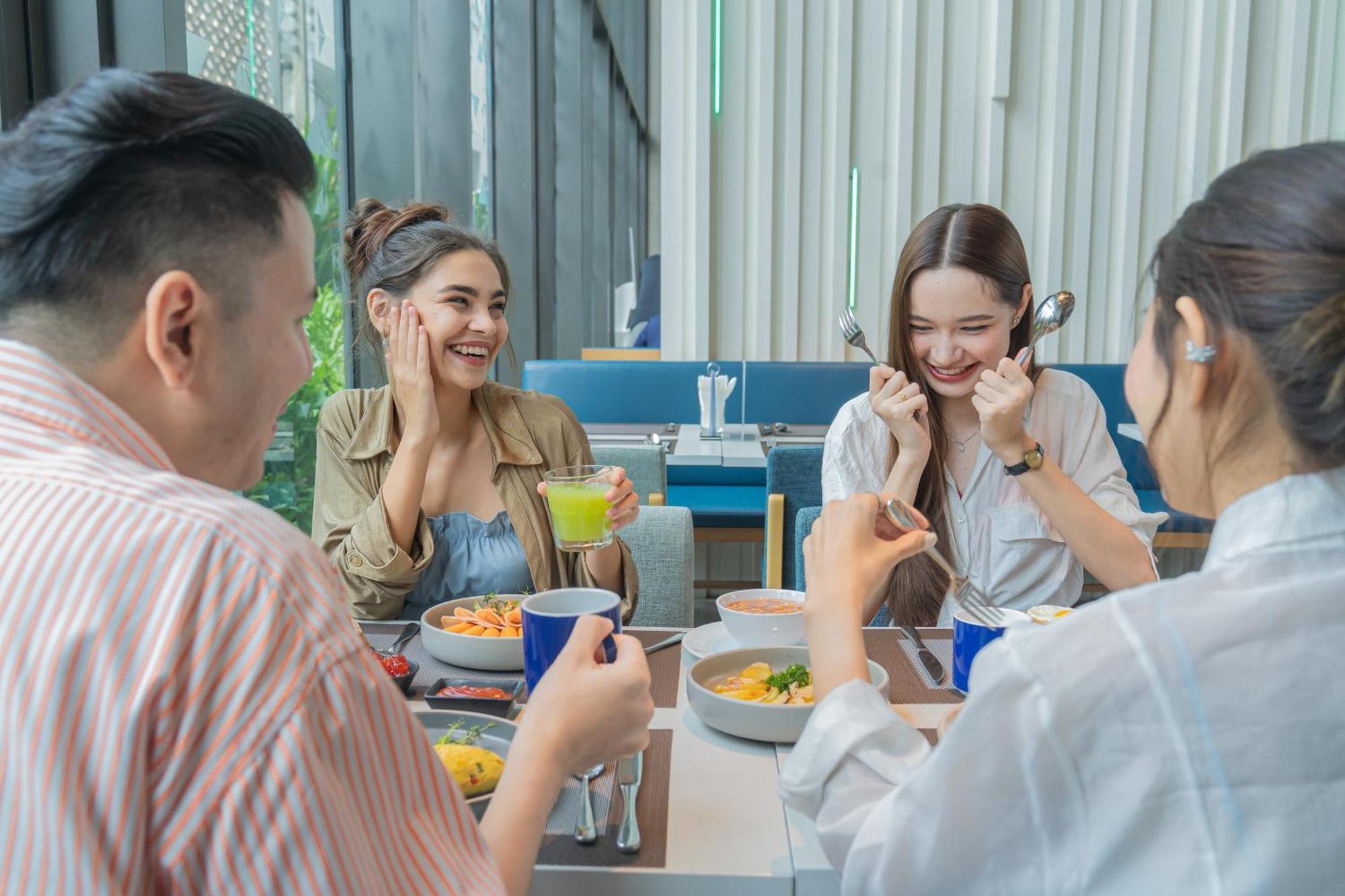 曼谷索伊松维亚快捷假日酒店 外观 照片